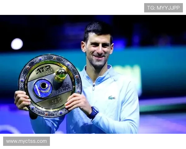 德约科维奇再度逆转夺冠 展现惊人意志力巩固世界第一宝座