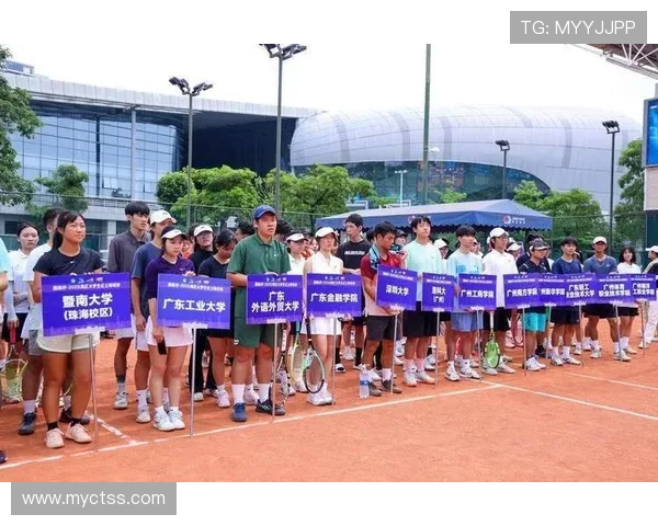 红土场地上的网球对决与策略分析：掌握独特技术提升竞技表现